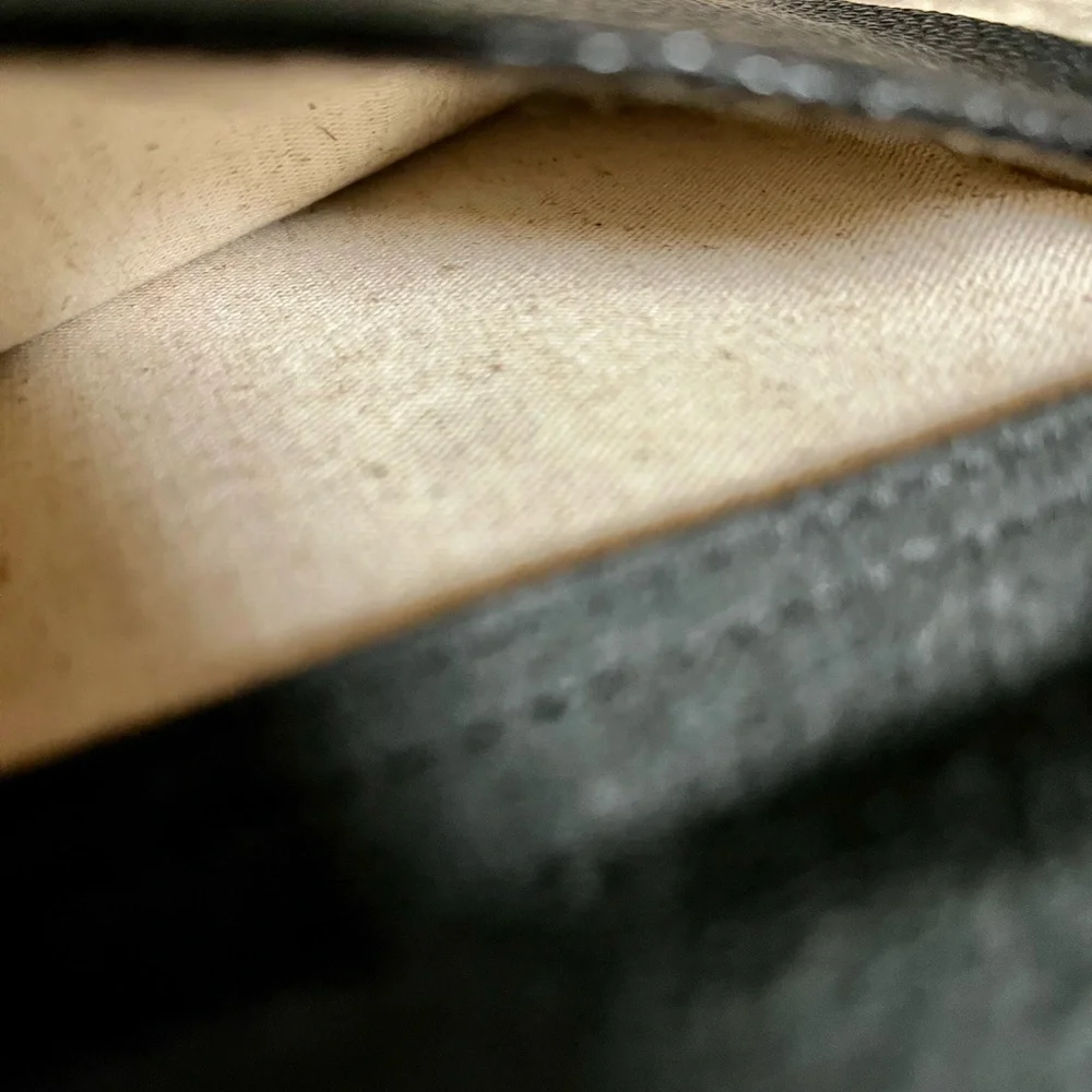 Mark & Graham pebble grain leather sleeve with many compartments